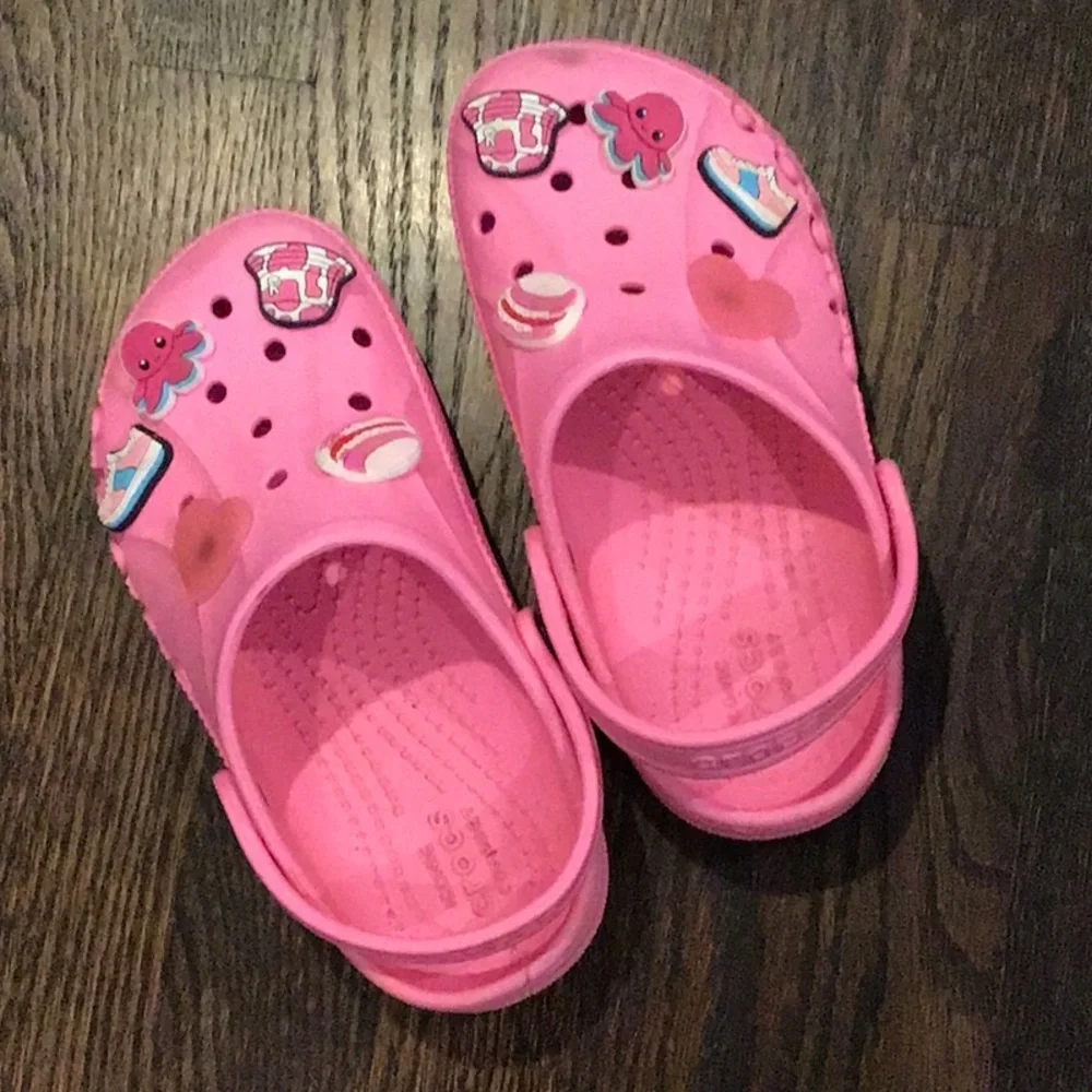 Crocs - Pink Crocs